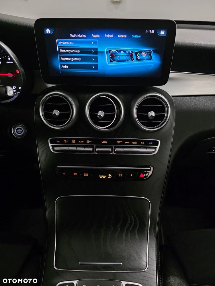 Mercedes-Benz GLC 300 d 4Matic 9G-TRONIC AMG Line Plus - 15