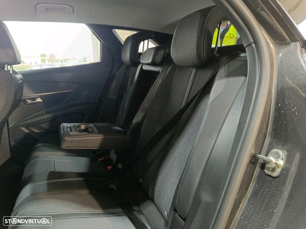 Peugeot 3008 1.6 Hybrid Allure Pack e-EAT8 - 8