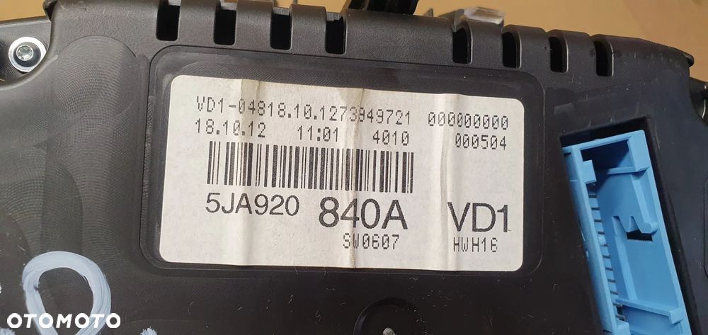 Licznik zegary oryginał Skoda Rapid 1.6 TDI 5JA920840A - 6