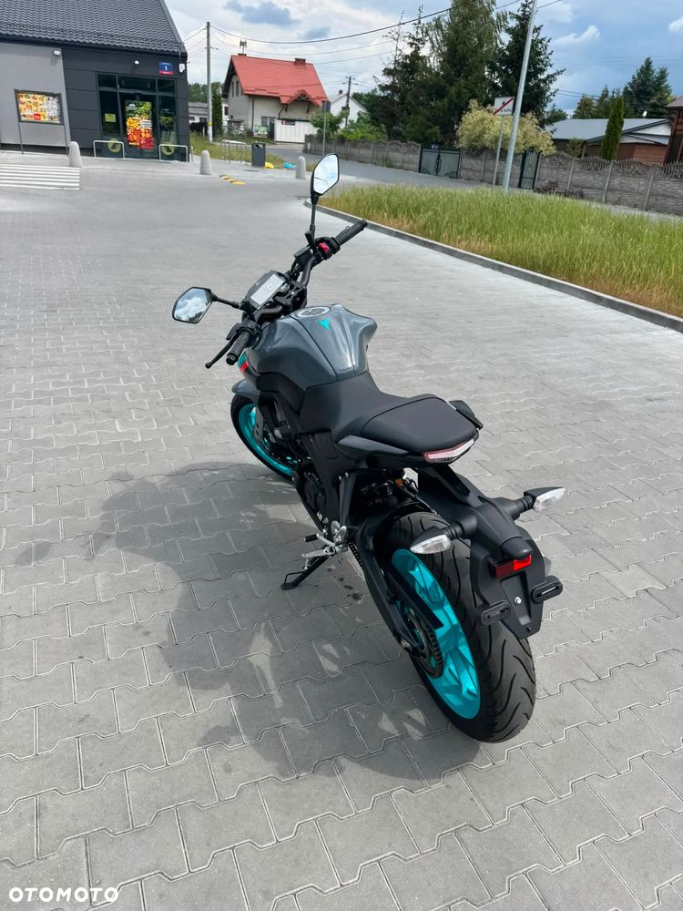 Yamaha MT - 4