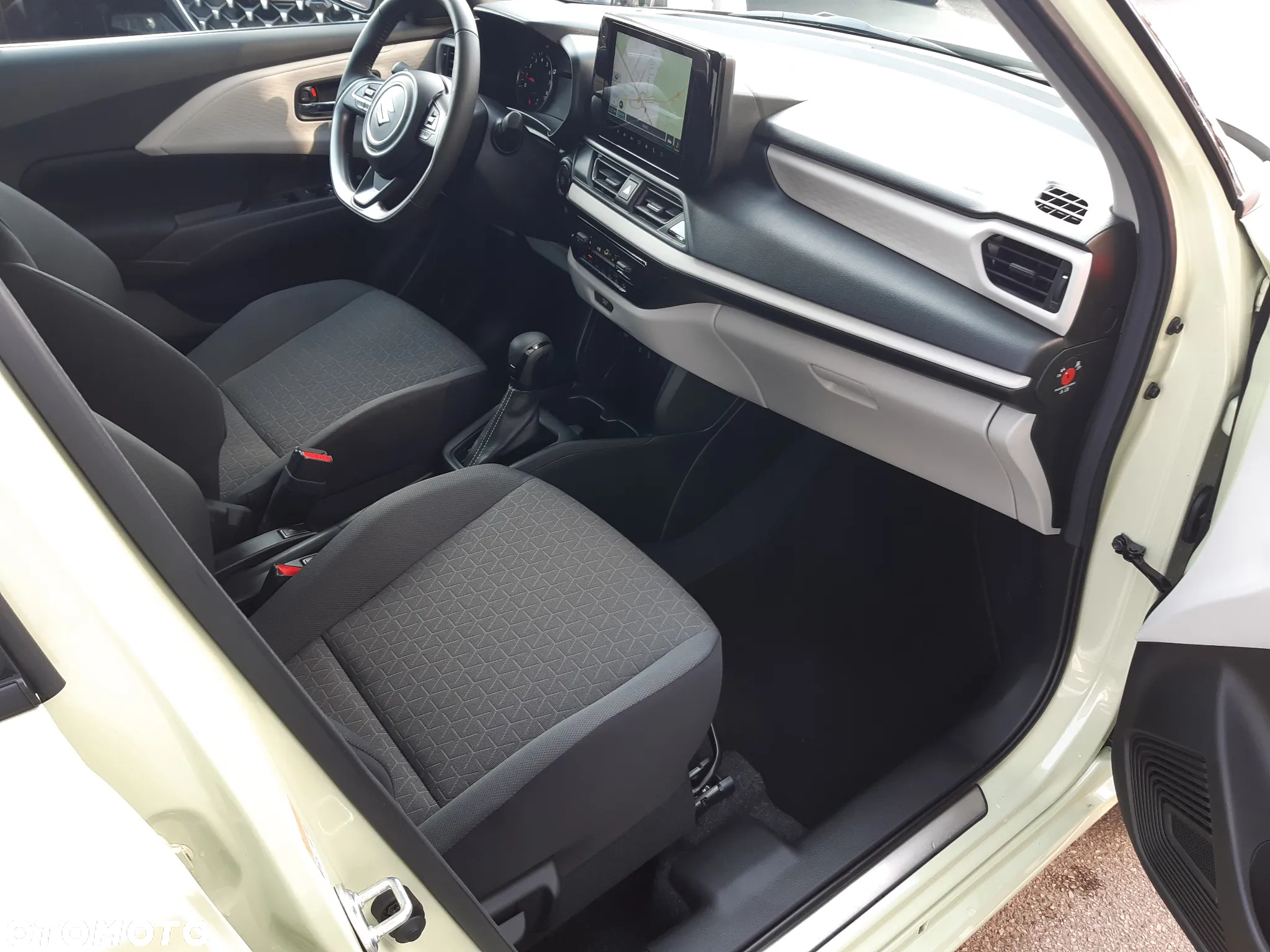 Suzuki Swift 1.2 Dualjet SHVS Premium Plus CVT - 7