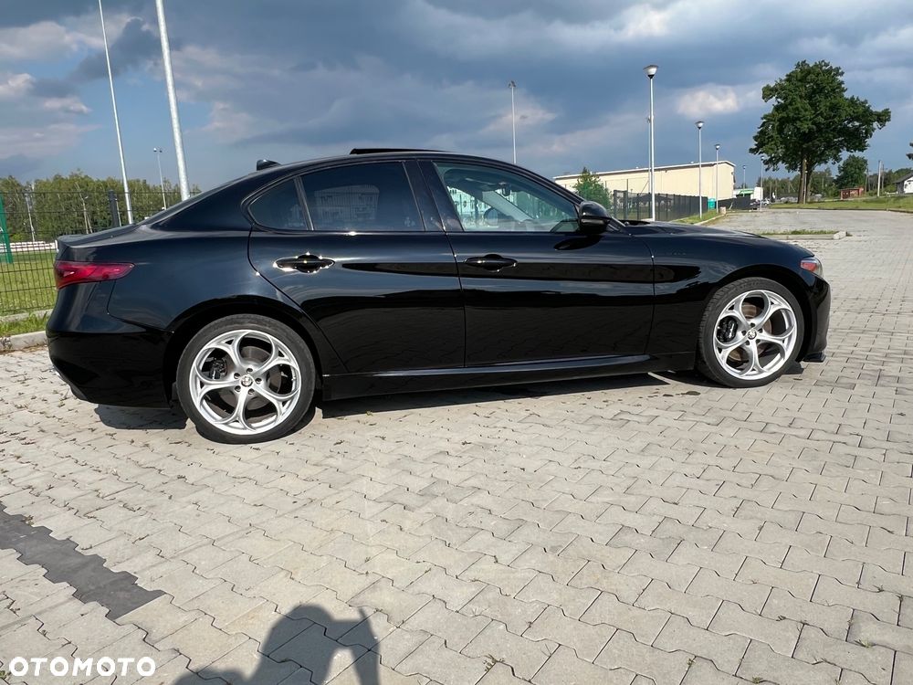 Alfa Romeo Giulia 2.0 Turbo 16V AT8-Q4 Veloce Ti - 4