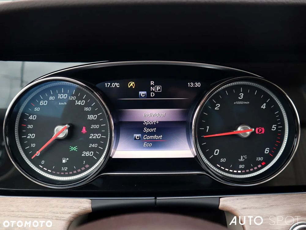 Mercedes-Benz Klasa E 220 d Coupe 9G-TRONIC - 26