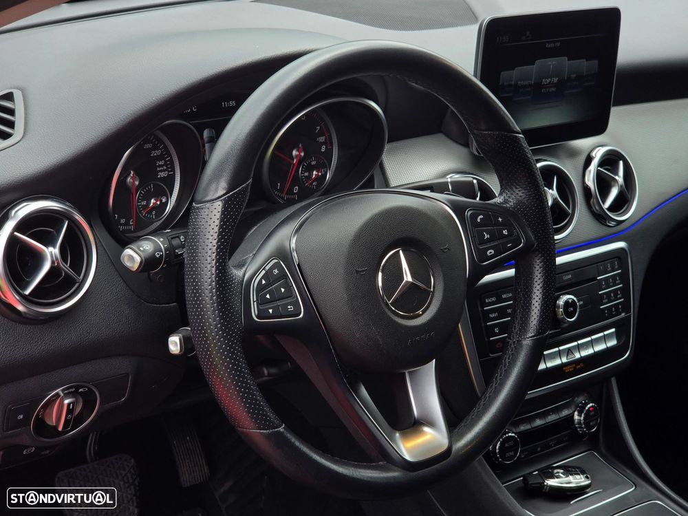 Mercedes-Benz GLA 200 Urban Aut. - 18