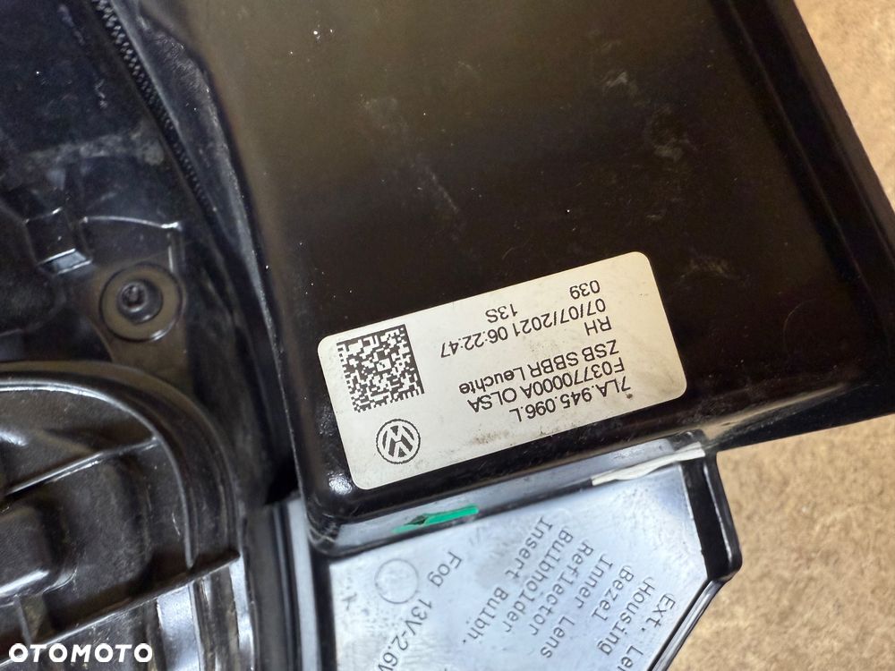LAMPA TYŁ PRAWA VOLKSWAGEN MULTIVAN T6.1 7LA945096L - 2