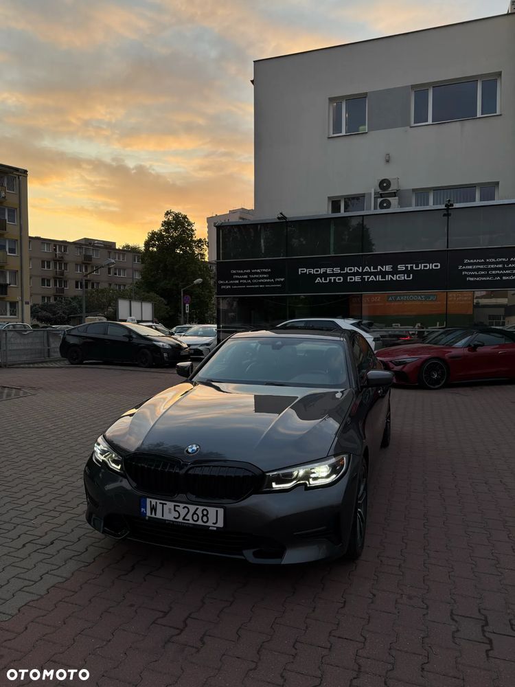 BMW Seria 3 330i xDrive M Sport - 1
