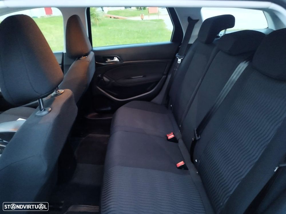 Peugeot 308 SW - 9