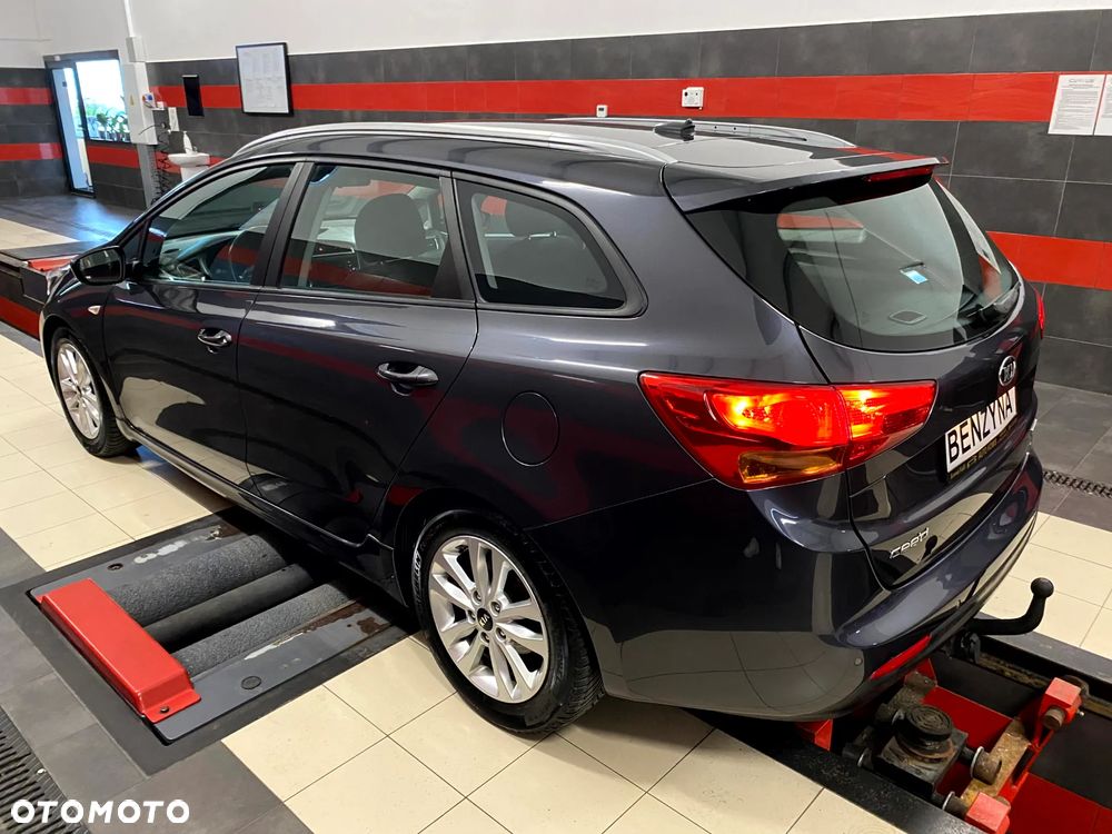 Kia Ceed 1.6 GDI ISG Platinum Edition - 10