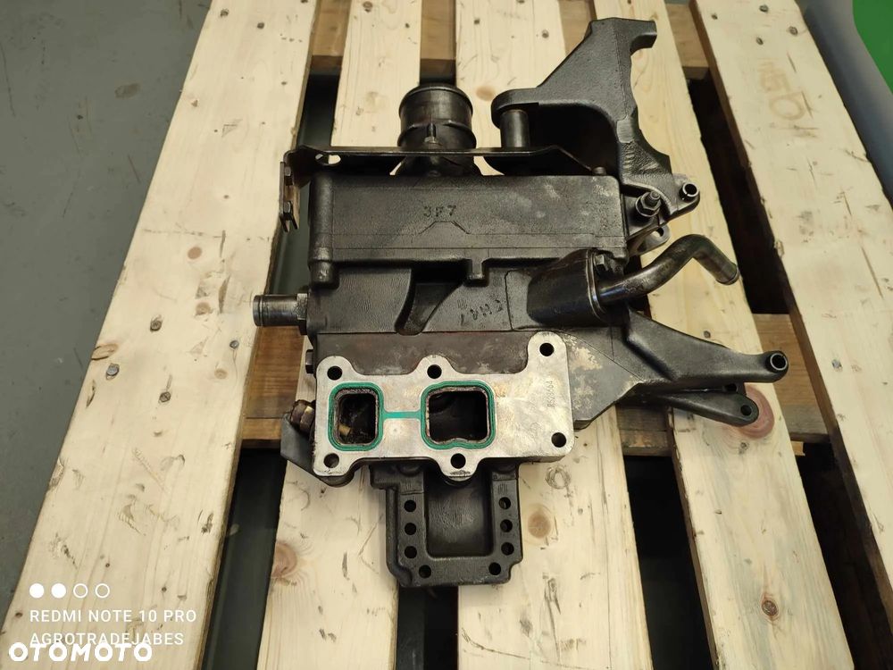 Obudowa termostatu John Deere 6068 HRT 90 (R533672) - 11
