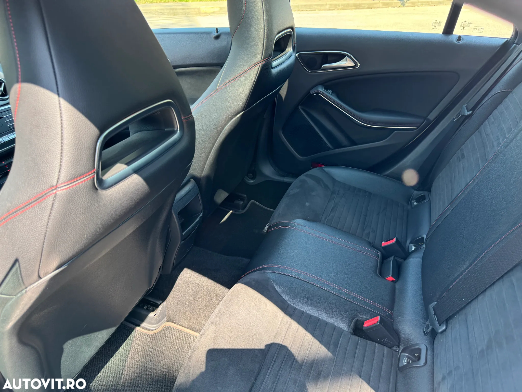 Mercedes-Benz CLA Shooting Brake 180 7G-DCT AMG Line - 19