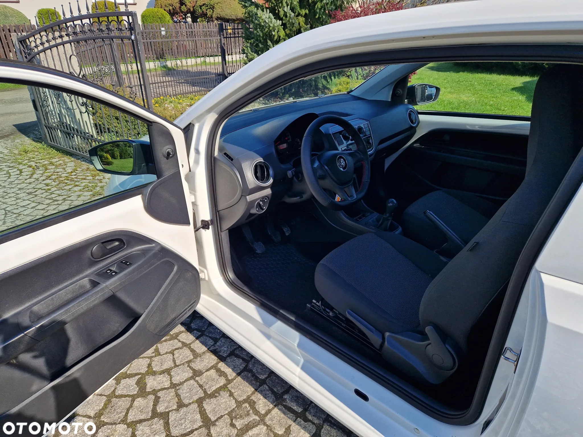 Volkswagen up! (BlueMotion Technology) sound - 15