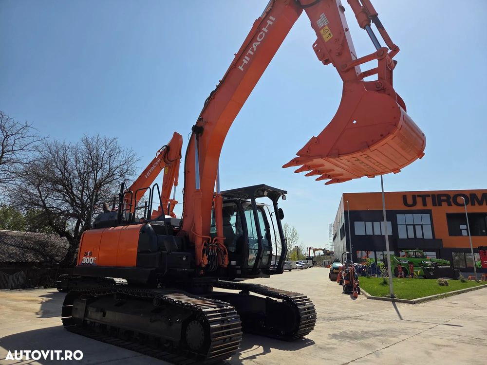 Hitachi 32t, cupa 1,8mc NOUA, 2019, 7.237h, consum mediu 18,6litri/ora, Isuzu 265CP, 3 pompe hidr HITACHI, produs in JAPONIA, lant 80% bun doar 991h deplasare, reviziile facute, inst picon si rotire, antifurt, Ad sapare 8m, AC, leasing 3 ani-PROMOTIE 96.900 - 11