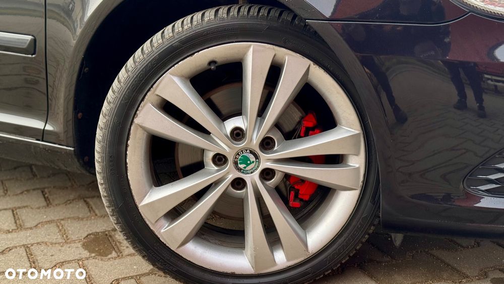 Skoda Octavia 2.0 TDI DPF DSG RS - 40