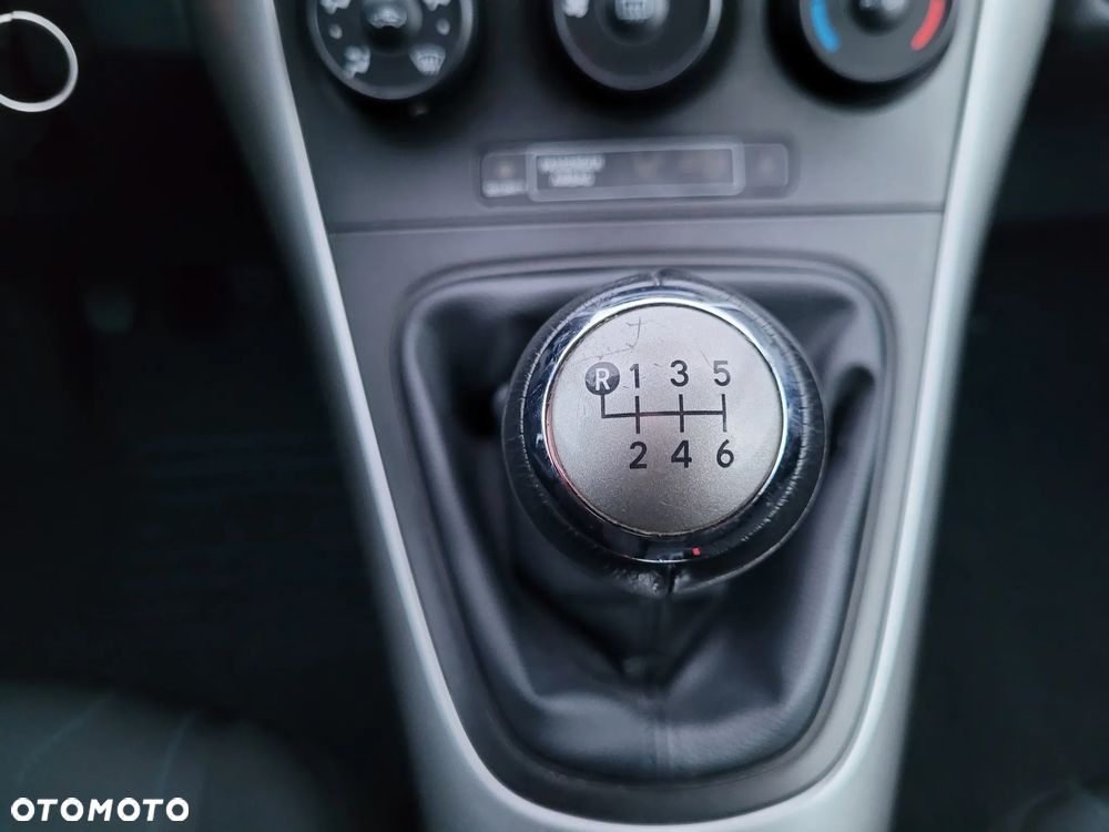 Toyota Auris 1.33 VVT-i Edition - 10