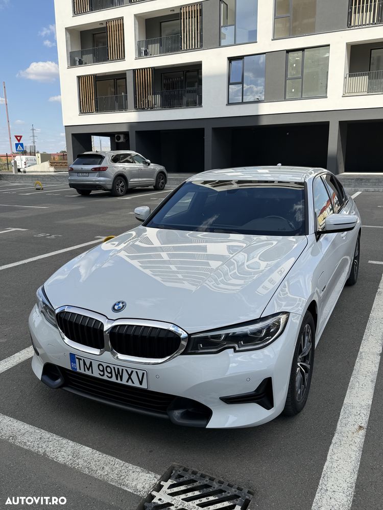 BMW 3 Series 2021 — imagine 6