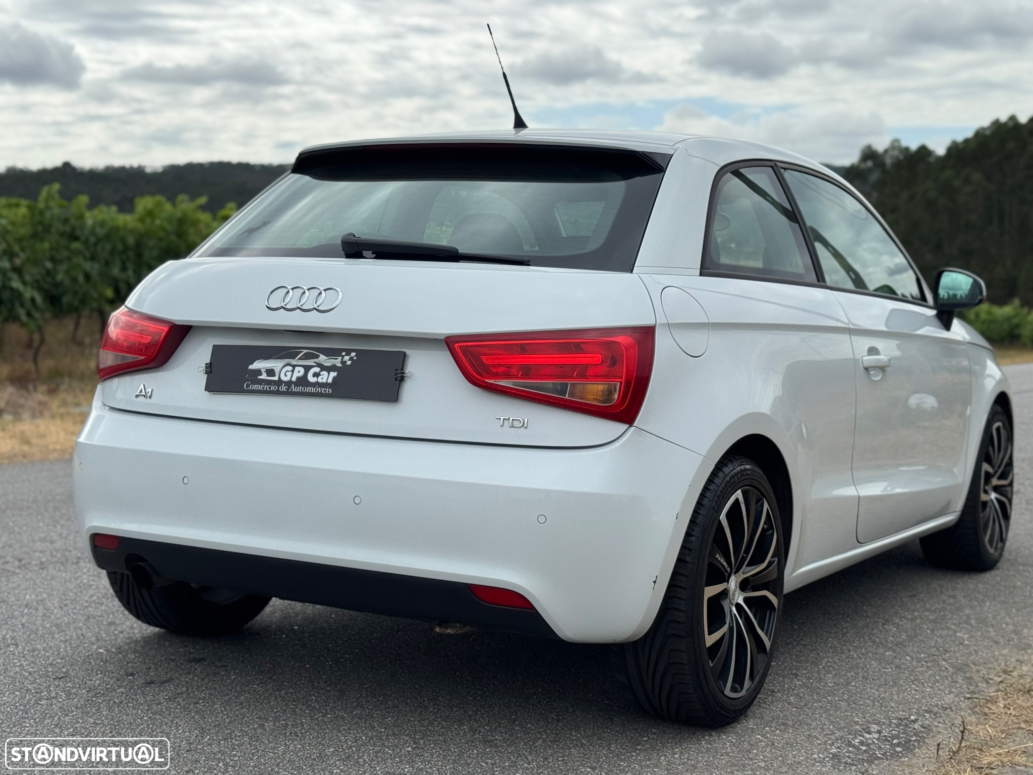 Audi A1 1.6 TDI Admired S-Tronic - 10