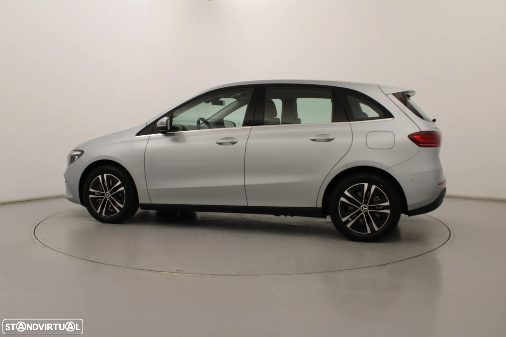Mercedes-Benz B 250 e - 11