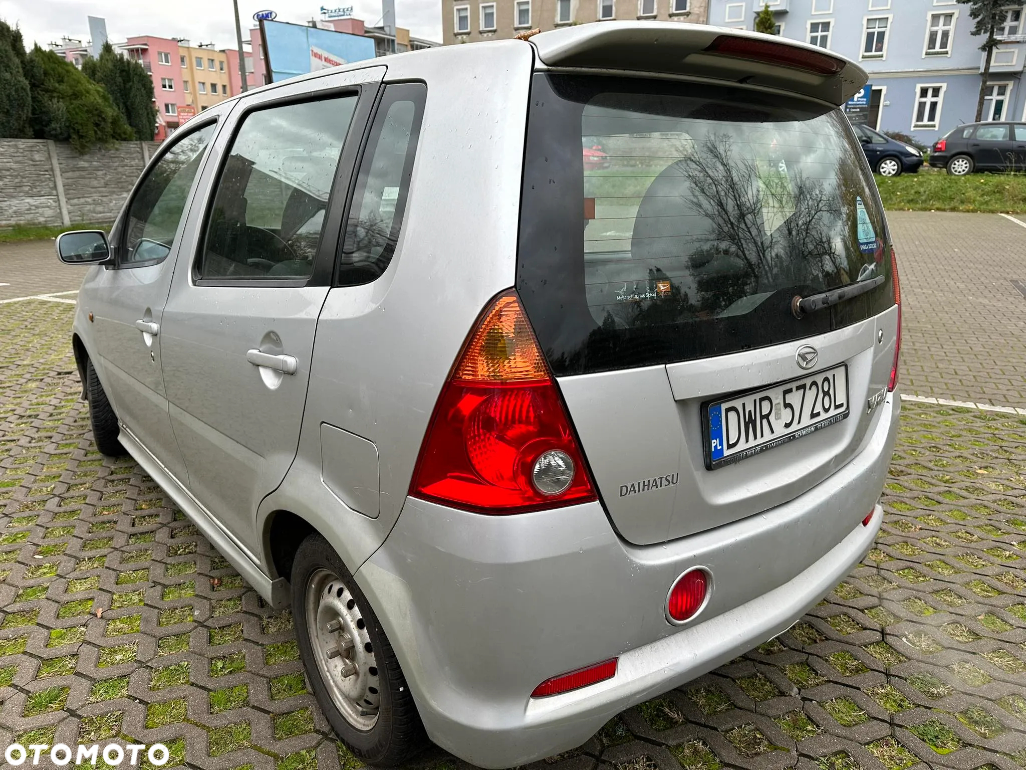 Daihatsu YRV - 3
