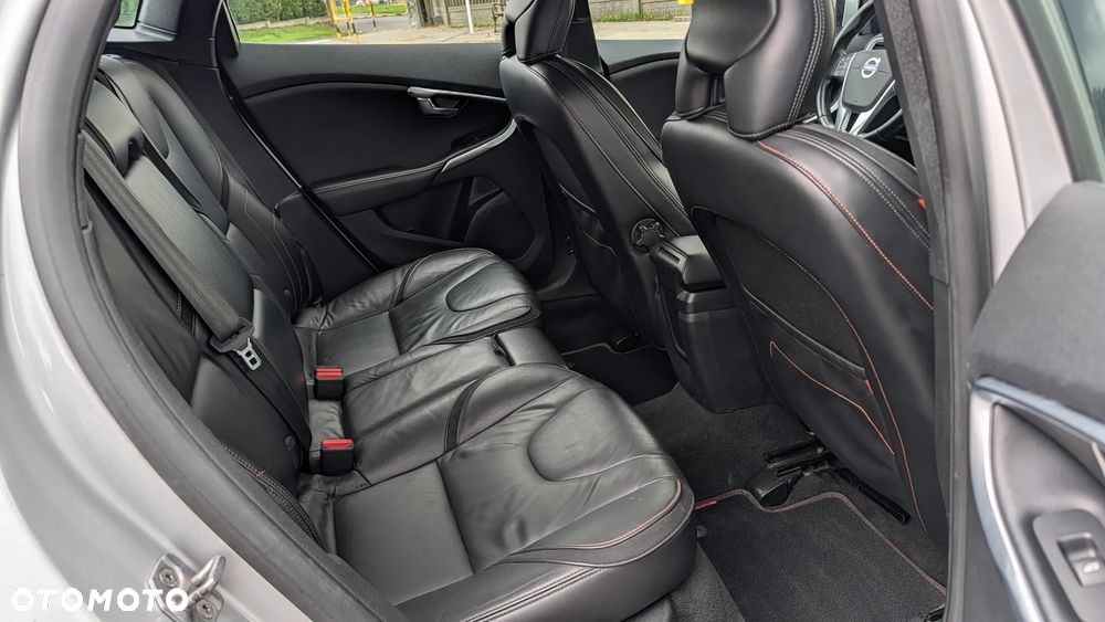 Volvo V40 Cross Country D2 Summum - 13