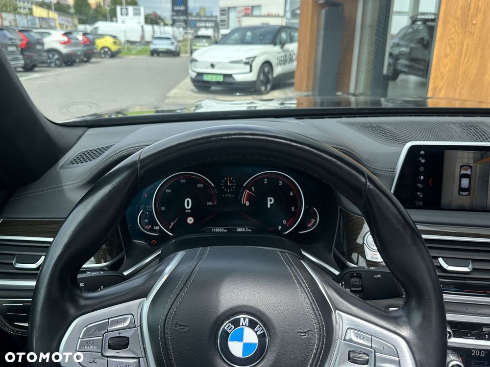 BMW Seria 7 - 12