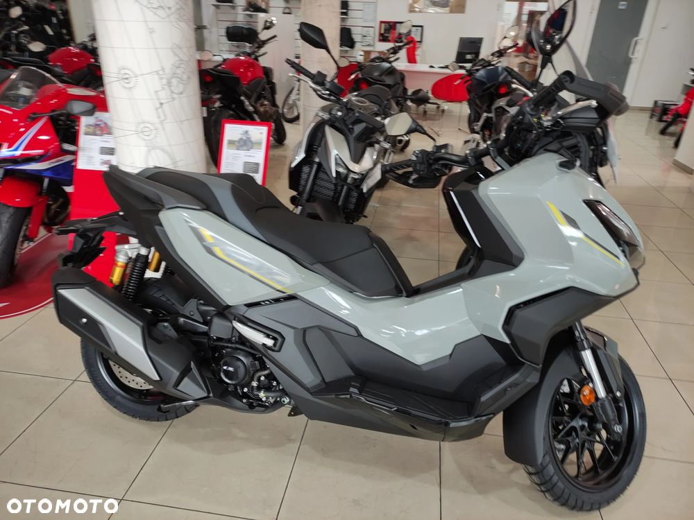 Honda ADV350 - 2