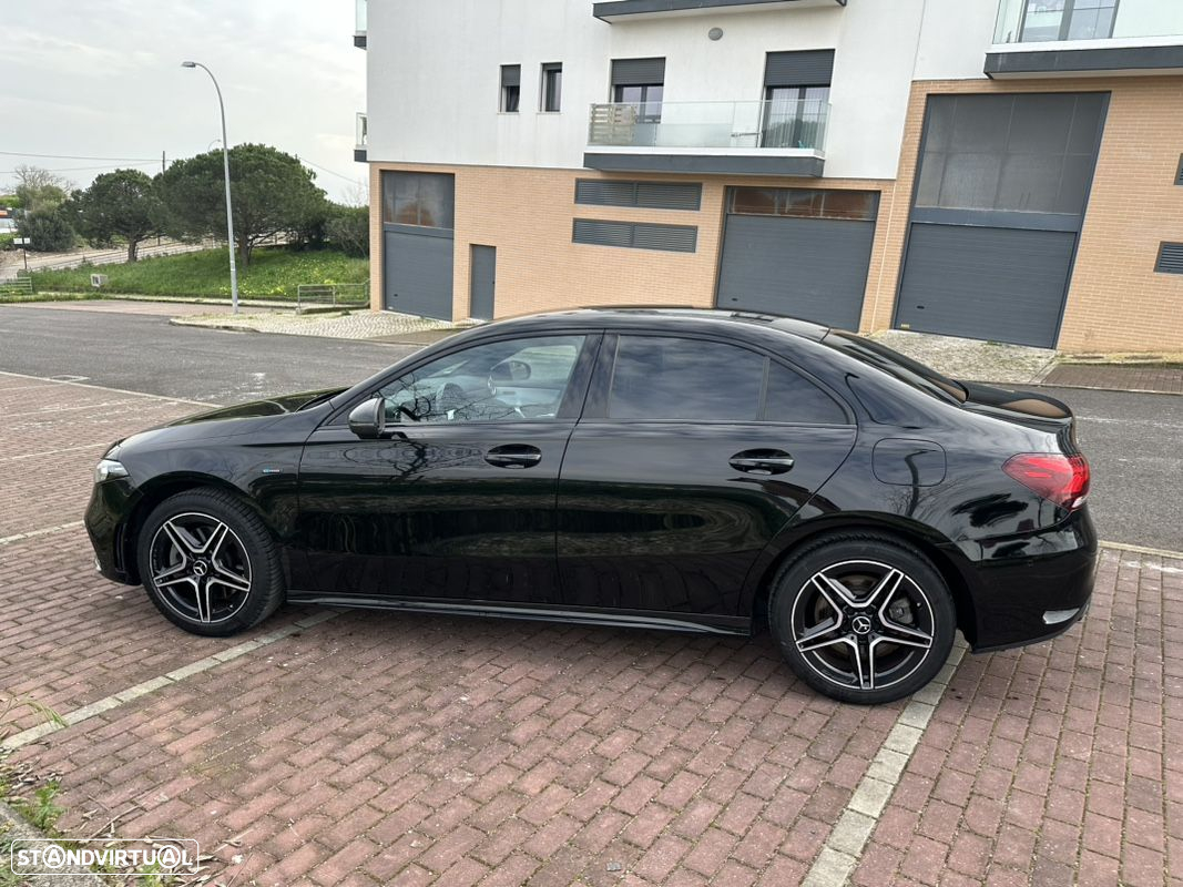 Mercedes-Benz A 250 Limousine e AMG Line - 10