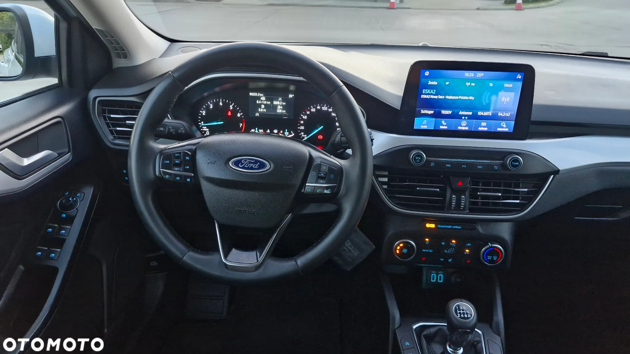 Ford Focus 1.0 EcoBoost Titanium X - 23