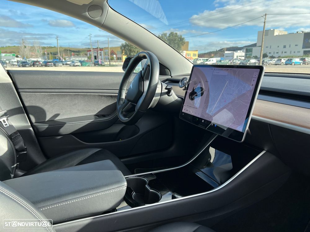 Tesla Model 3 - 11