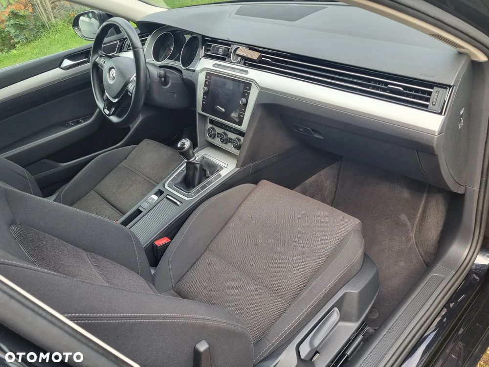 Volkswagen Passat 1.8 TSI BMT Comfortline - 36