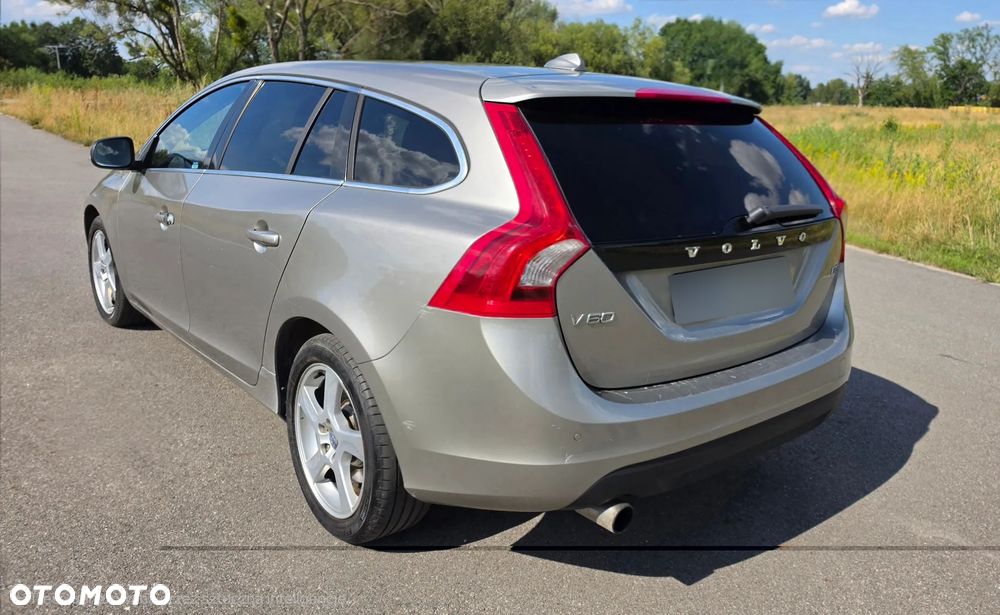 Volvo V60 D4 Momentum - 7