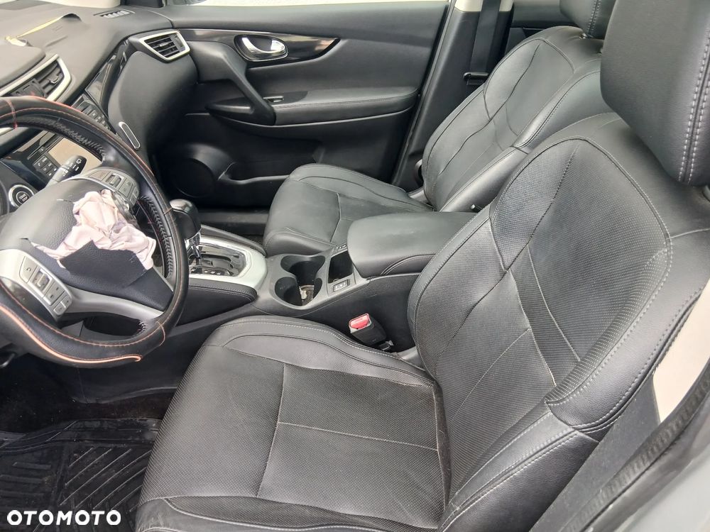 Nissan Qashqai 1.6 dCi Xtronic TEKNA+ - 10