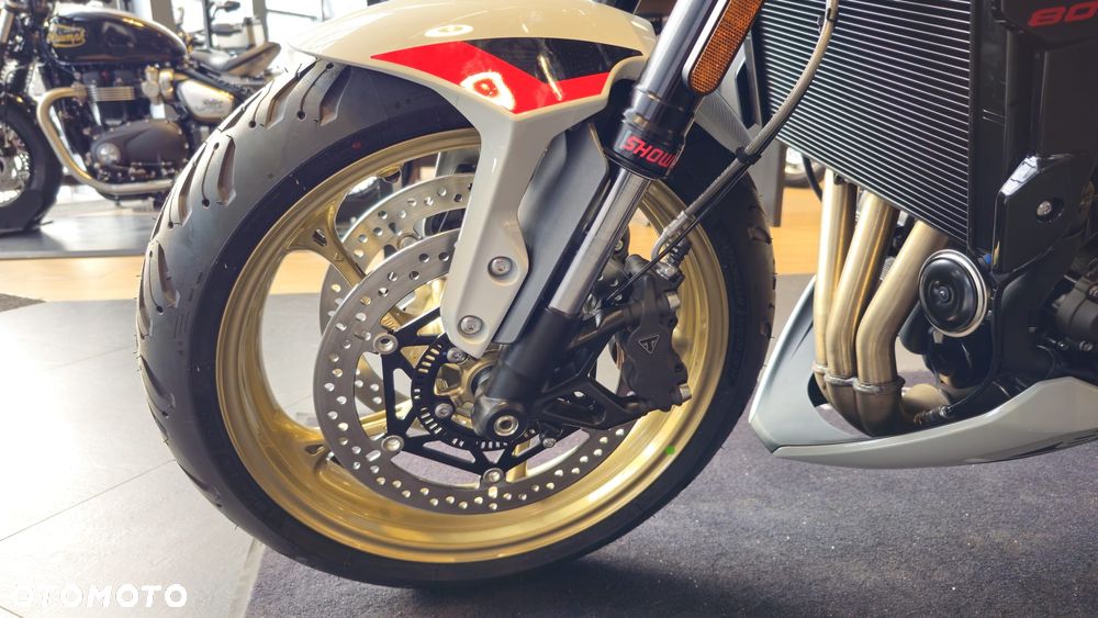 Triumph Trident - 8