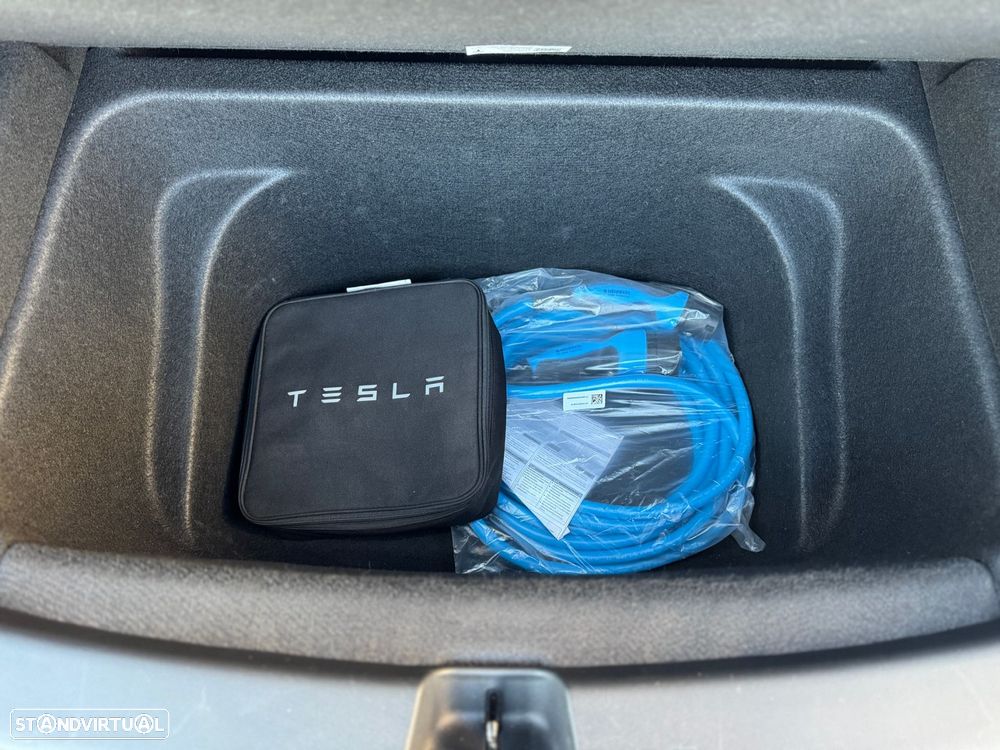 Tesla Model Y - 50