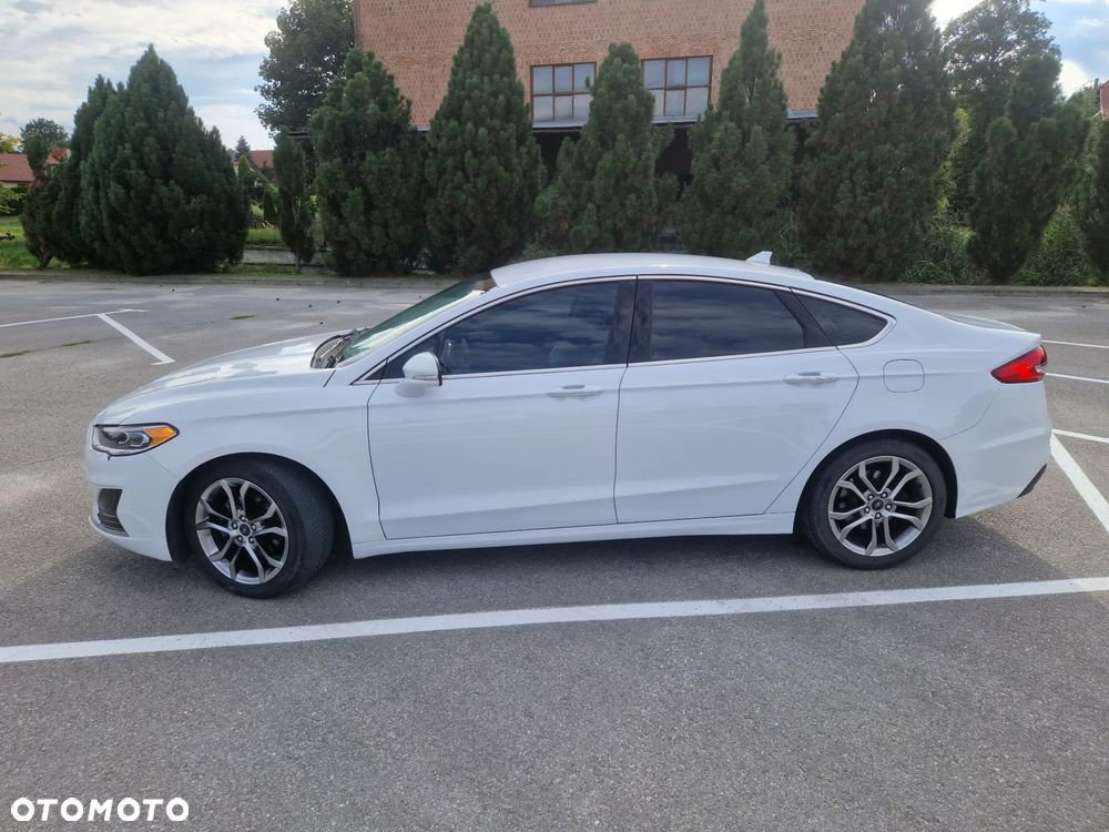 Ford Fusion - 2