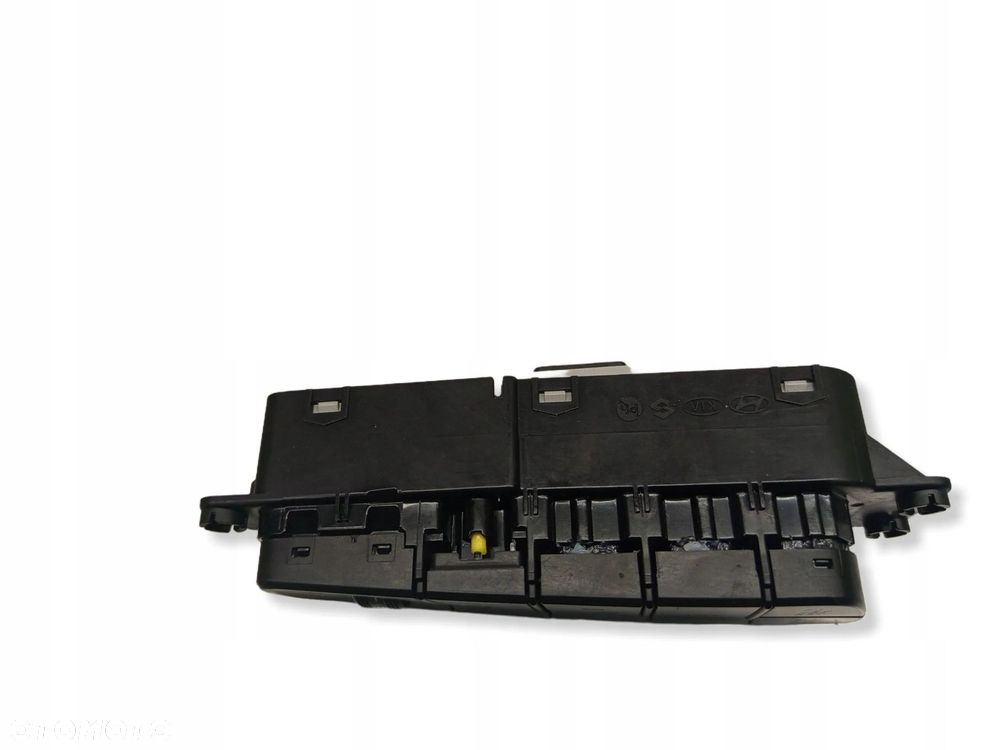 Przyciski Pasa Ruchu Martwego Pola ESP Hyundai I30 III FASTBACK 3H3J221300 - 12