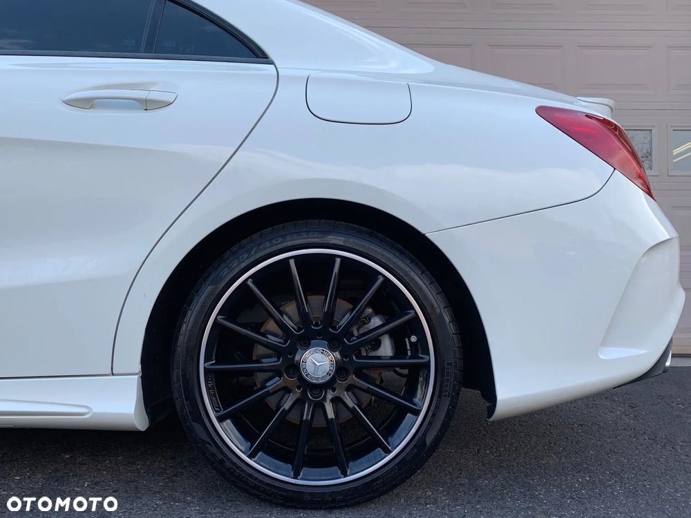 Mercedes-Benz CLA 250 4-Matic AMG Line - 10