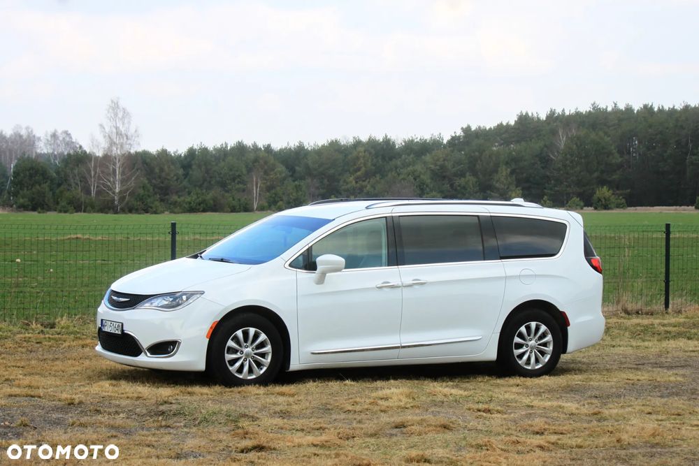 Chrysler Pacifica - 7