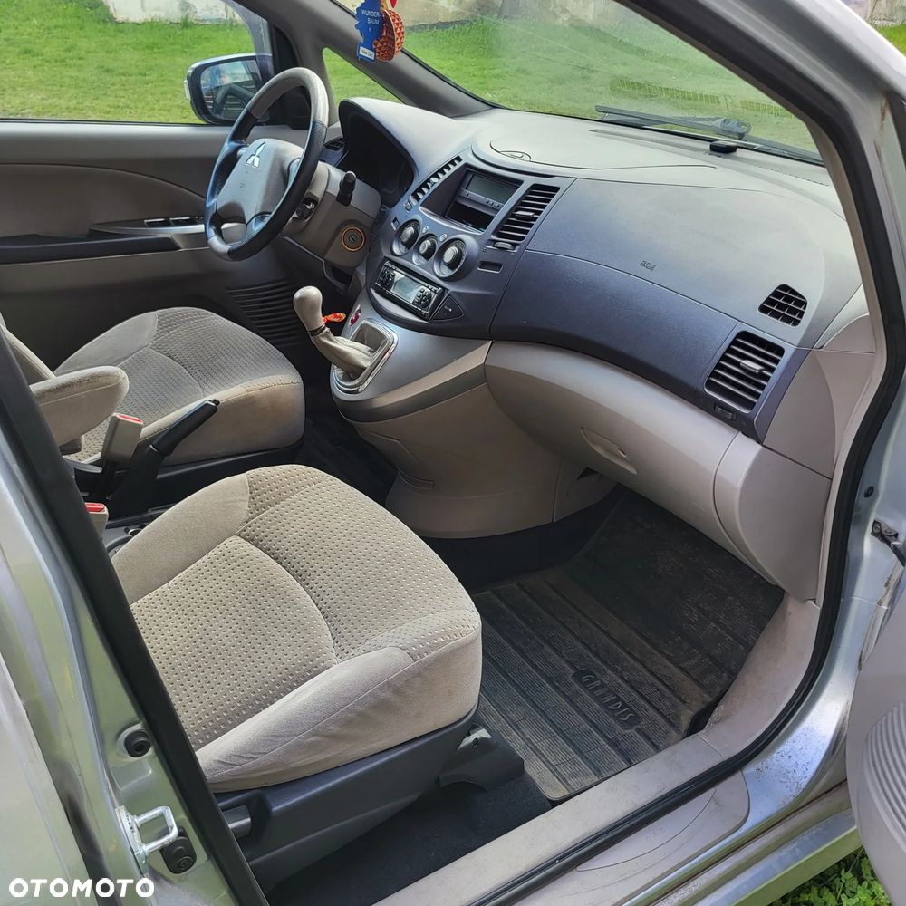 Mitsubishi Grandis 2.4 Motion - 7