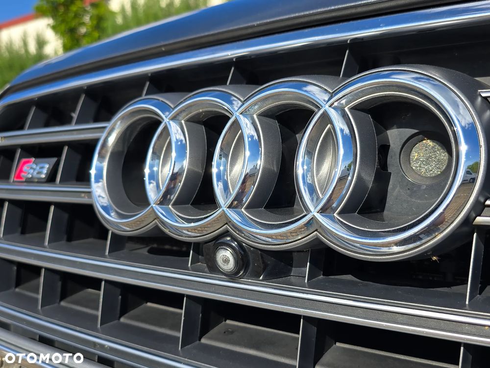 Audi S8 - 16