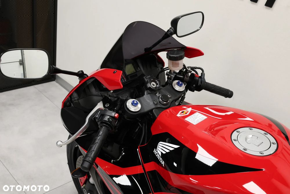 Honda CBR - 16
