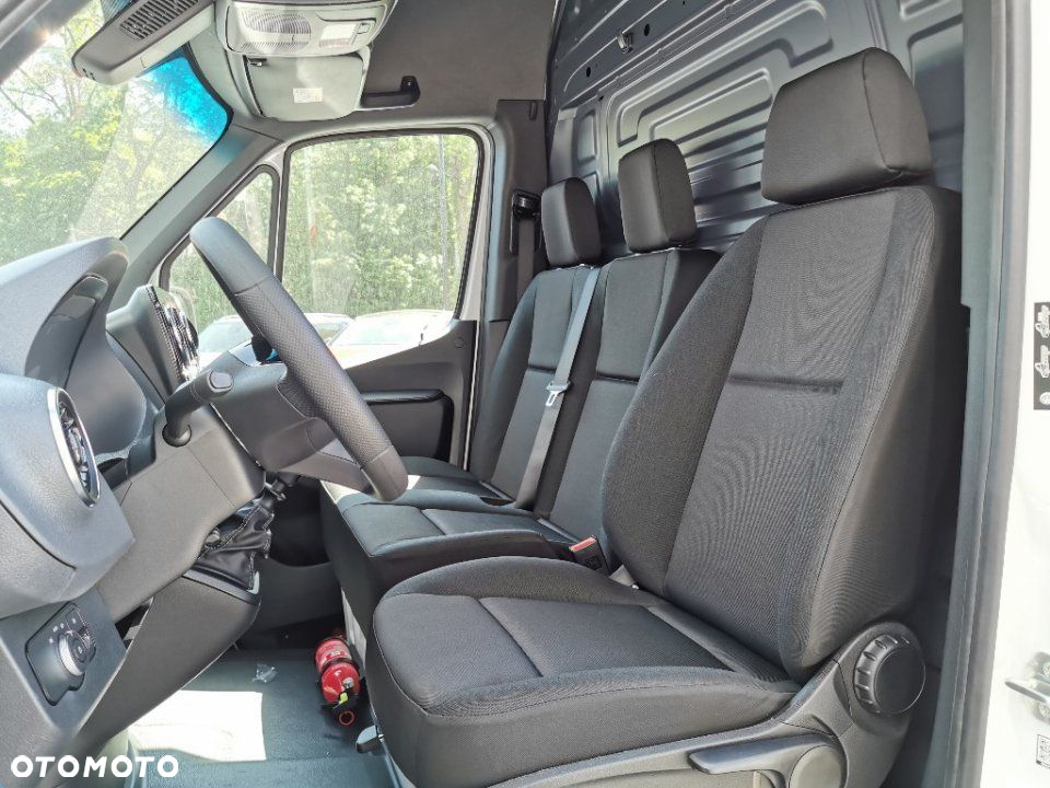 Mercedes-Benz Sprinter - 9