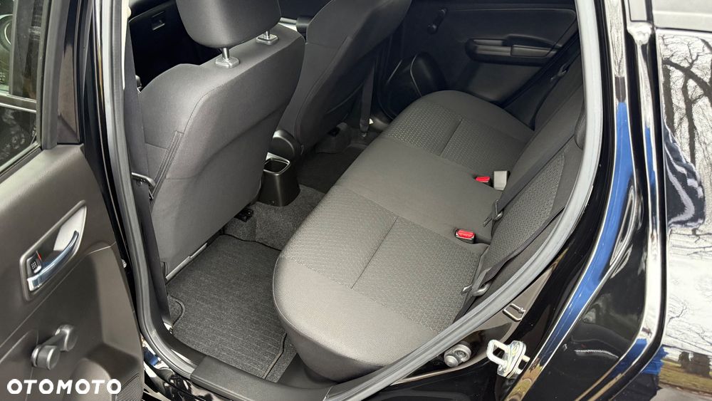 Suzuki Swift 1.2 Dualjet SHVS Premium Plus CVT - 11