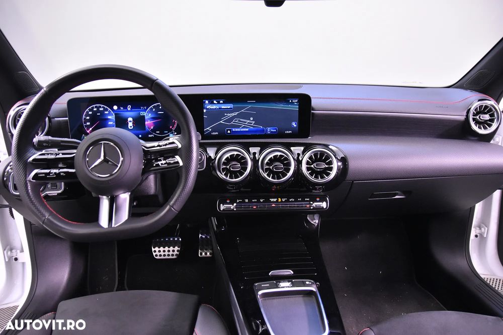 Mercedes-Benz CLA 200 MHEV Coupe - 10