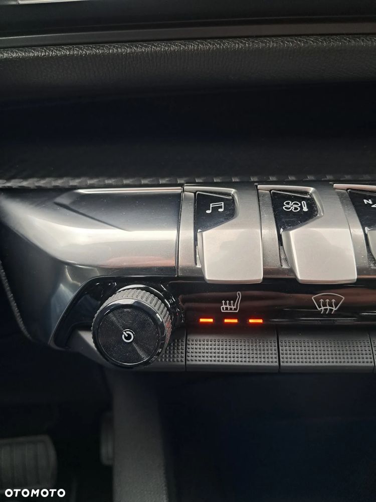 Peugeot 3008 BlueHDi 130 Stop & Start EAT8 Allure - 21