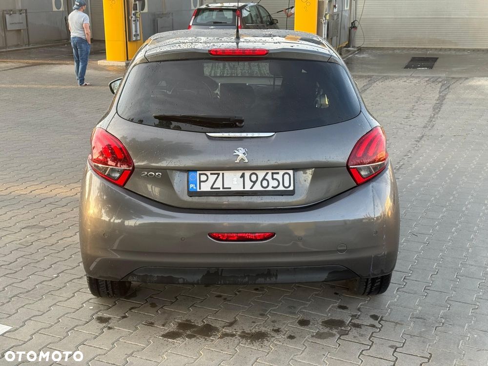 Peugeot 208 - 4