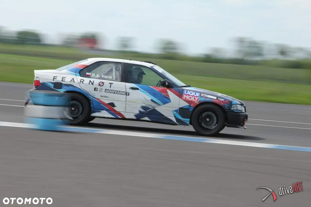 BMW Seria 3 320i - 26