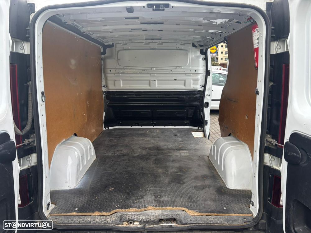 Renault Trafic 2.0 DCI IVA DEDUTIVEL A/C - 14