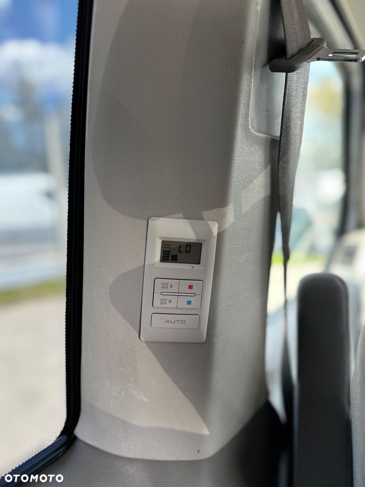 Volkswagen Multivan Standard - 12