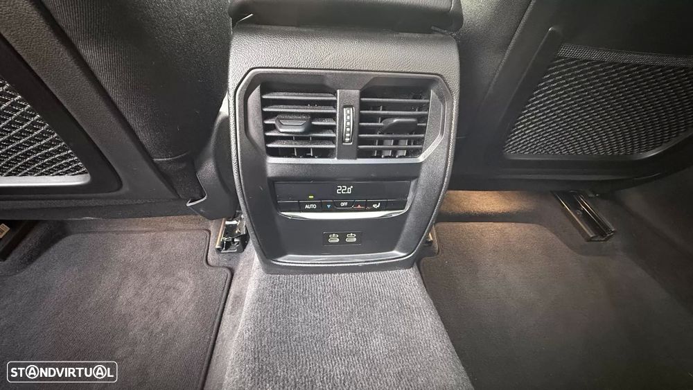 BMW 330 e Aut. Luxury Line - 29