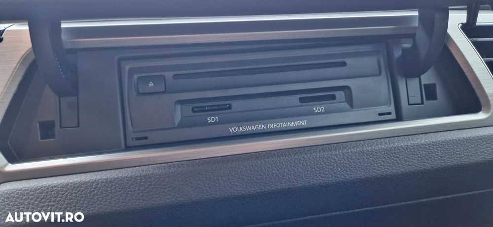 Volkswagen Touran 2.0 TDI SCR UNITED - 19